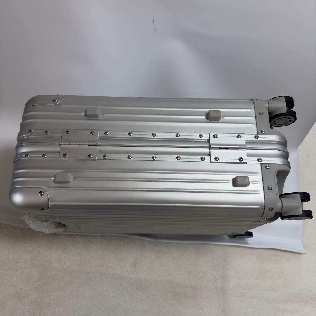 新品未使用メルセデスベンツ　アルミボディーキャリーケース4輪TASロック保存袋