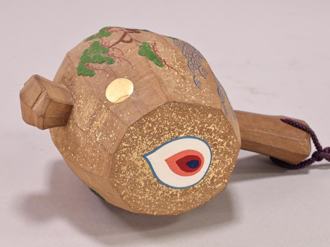 BK210　本物保証　 井波彫刻作家　四家井弘行 「 木彫 宝槌 」　彩色　置物