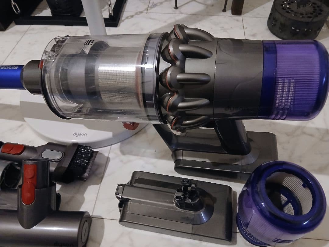 y*u様 Dyson V11 スティッククリーナー 本体