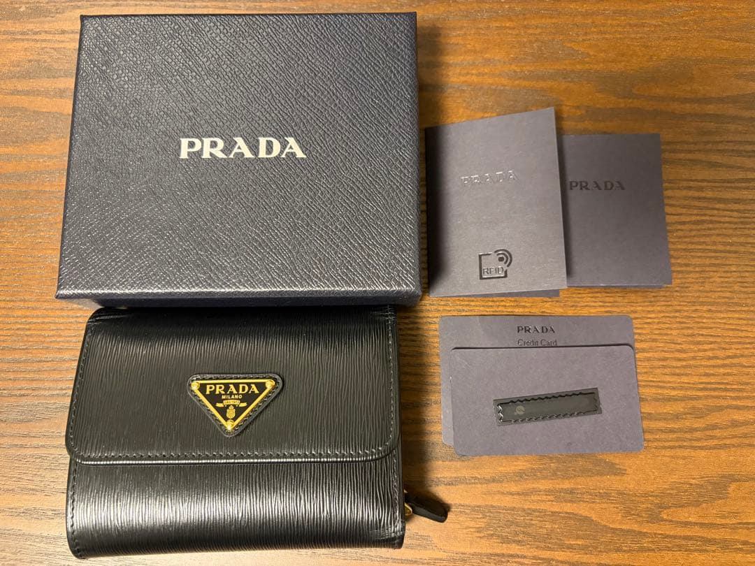 【新品】PRADA 三つ折り財布 RFID ブラック 1MH025