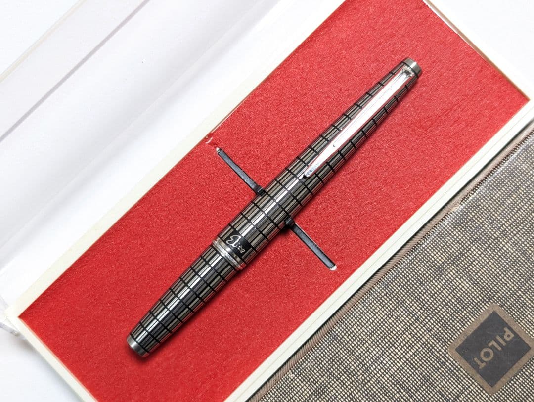 Pilot　Elite　全格子柄　廃盤　万年筆　蝕刻　パイロット　18k-750