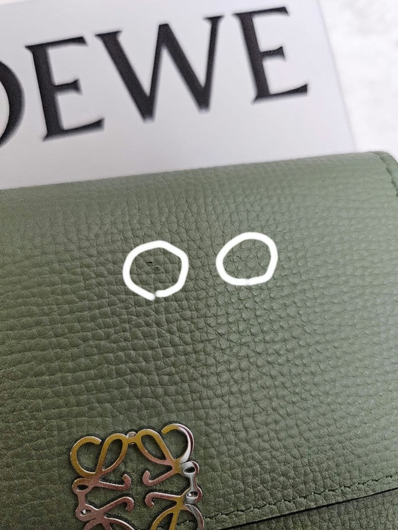 LOEWE グリーン レザー 三つ折り財布