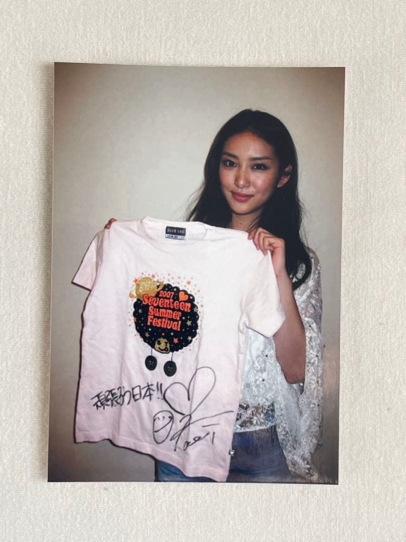 武井咲　直筆サイン入り　2007 Tシャツ　生写真3枚付き