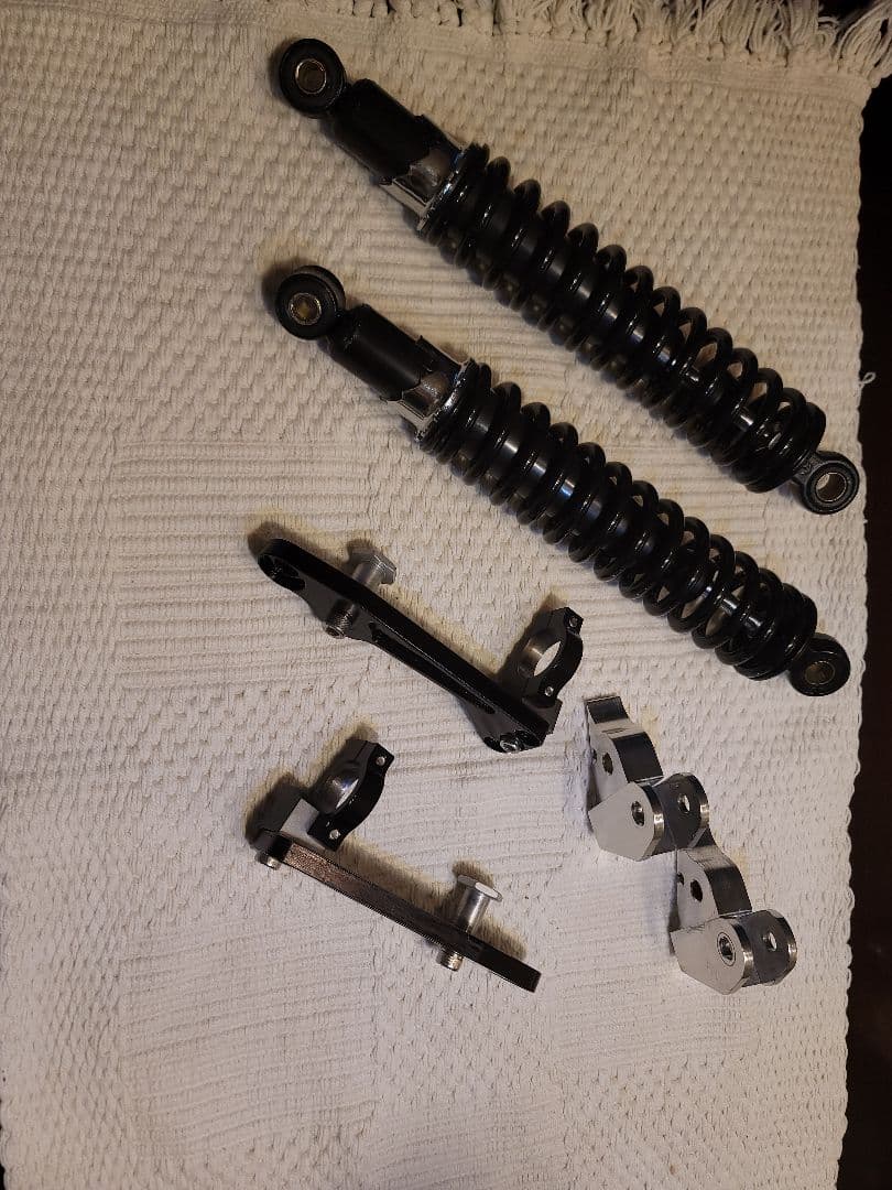 ●値下げいたしました●ZRX400 細巻きリアショックとレイダウンキットのセット