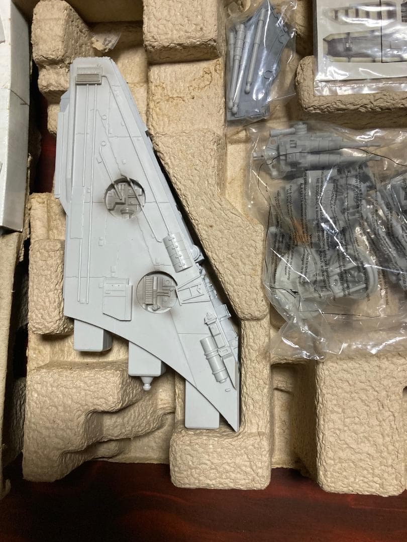 スターウォーズ ・アルティメットミレニアム・ファルコン・開封済・未組立