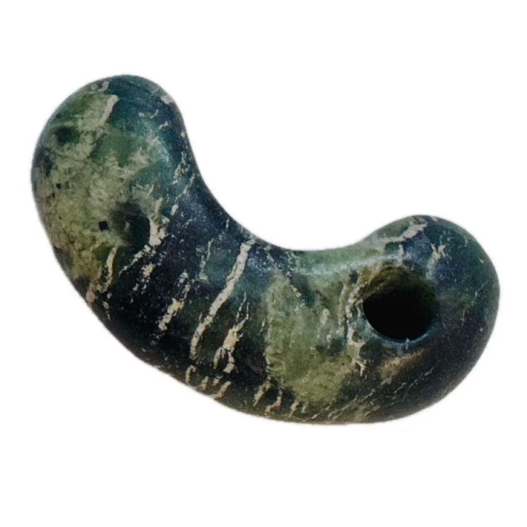 勾玉　古墳時代　縄文時代　古美術　まだら模様　貴重　34×17×8mm 土出　緑