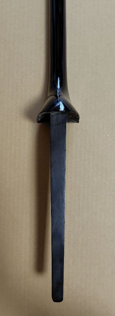 三線（沖縄三味線）　県産黒木（！？）棹　新調本皮一枚張りチーガ　ハードケース付