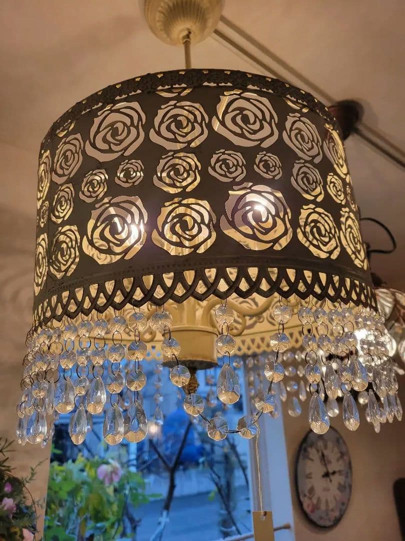 新品　シャンデリア　ライト　電気