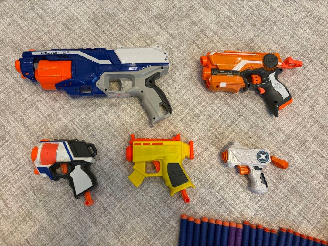 Nerf 5丁トイガンとおまけ。的などゲーム用具セット