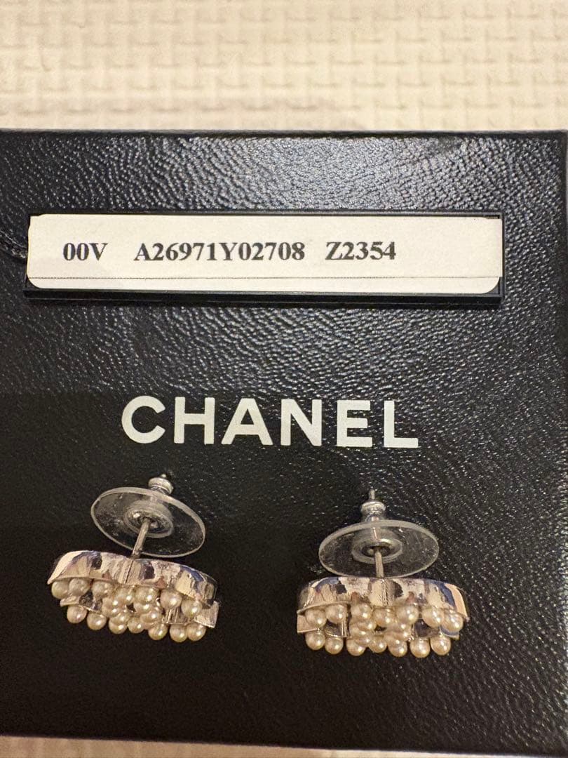 CHANEL パール付きロゴピアス　ヴィンテージ
