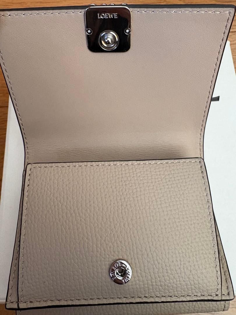 ロエベ　アナグラムトライフォールドウォレット