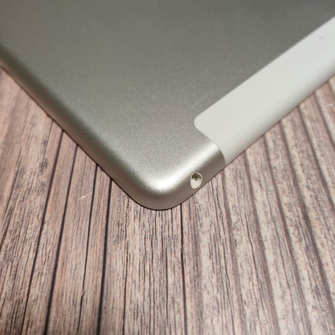 iPad 第8世代 32GB SIMフリー 美品