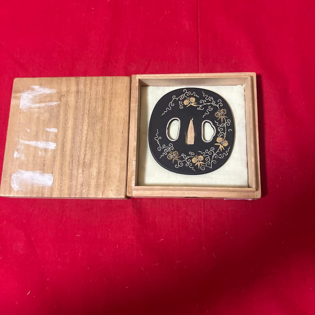 刀装具　鍔　金銀象嵌　木箱