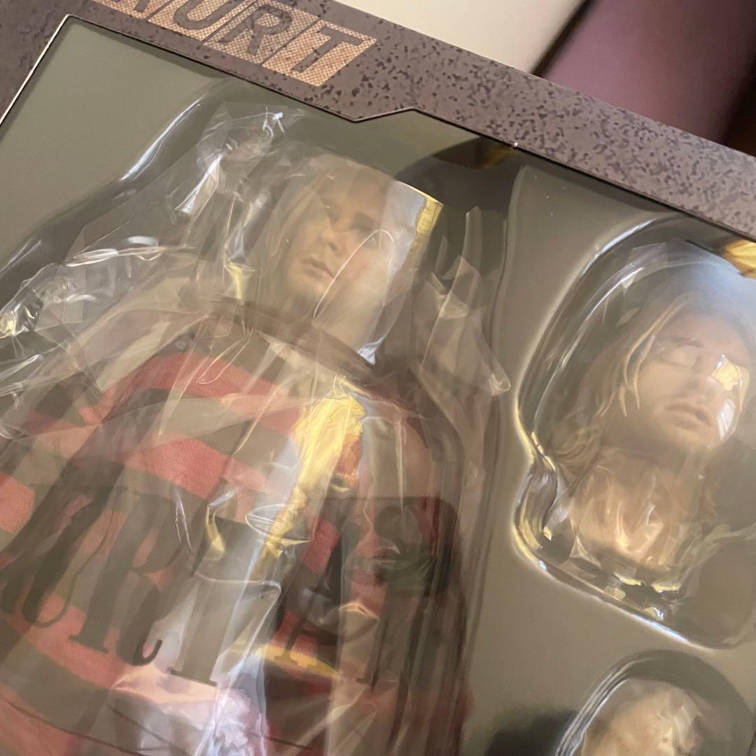 BLITZWAY ブリッツウェイ　カートコバーン　フィギュア