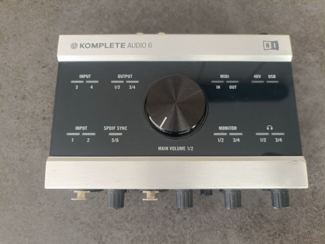 KOMPLETE AUDIO 6【フォーンケーブル付】