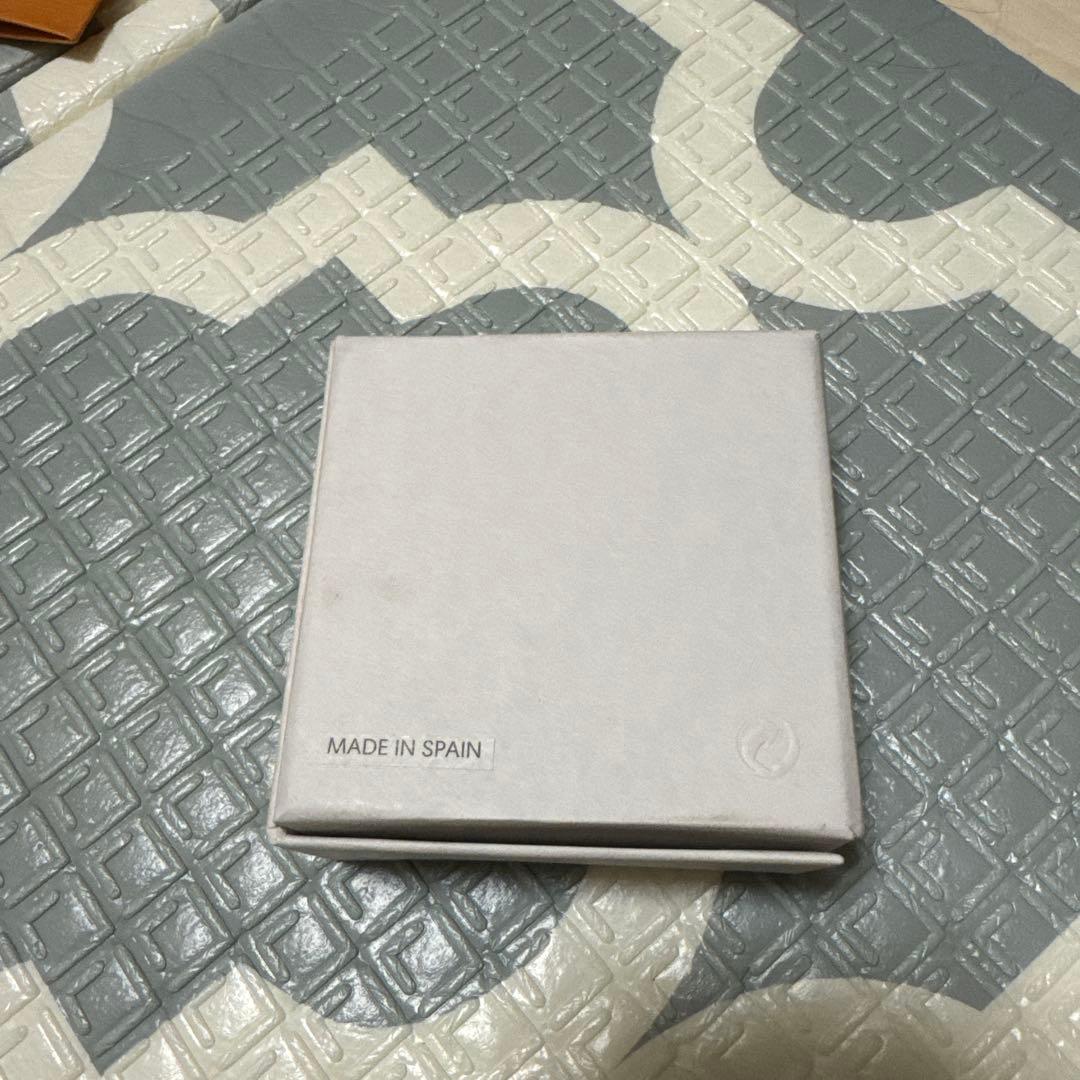 ロエベ アナグラム ブローチ マルチカラー シルバー ゴールド