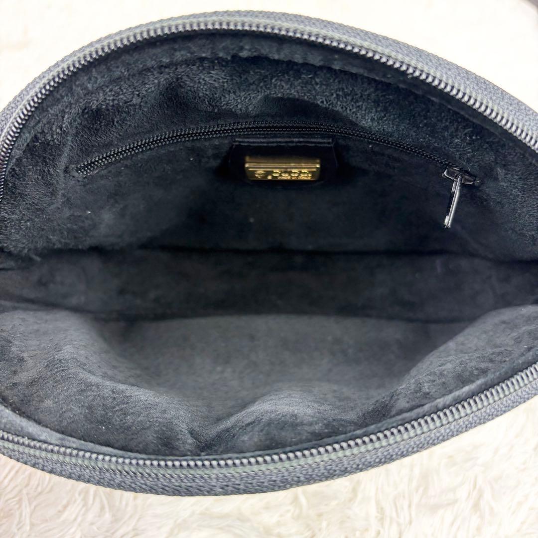 【美品】オールドグッチ ロゴ型押し オールレザー ショルダーバッグ ブラック