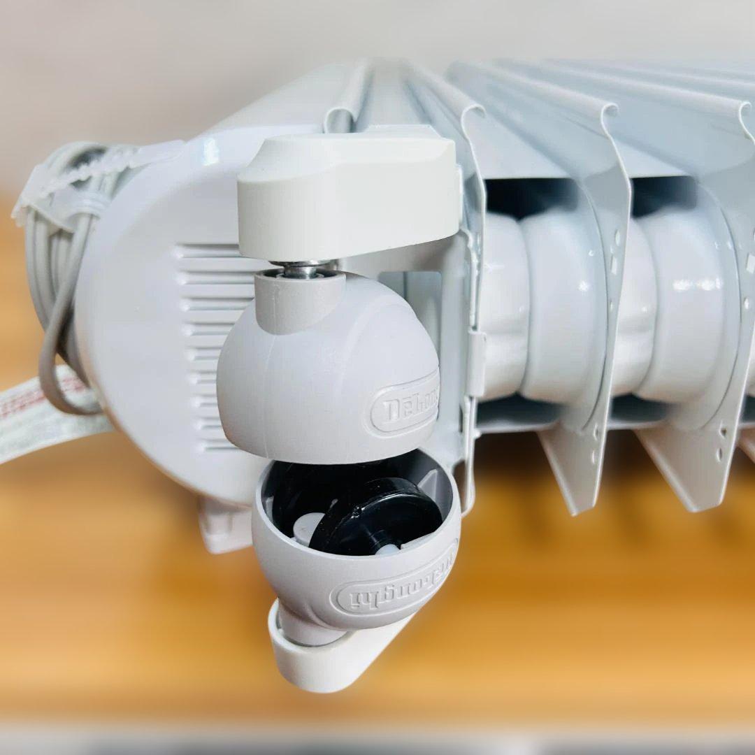 【美品】デロンギ アミカルド オイルヒーター ライトグレー RHJ45M1115