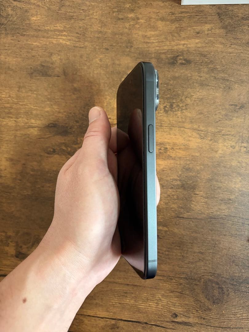 美品　Apple iPhone 15 ブラック 本体　92%