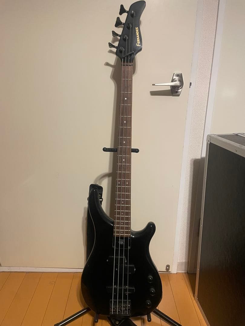 Fernandes ベース