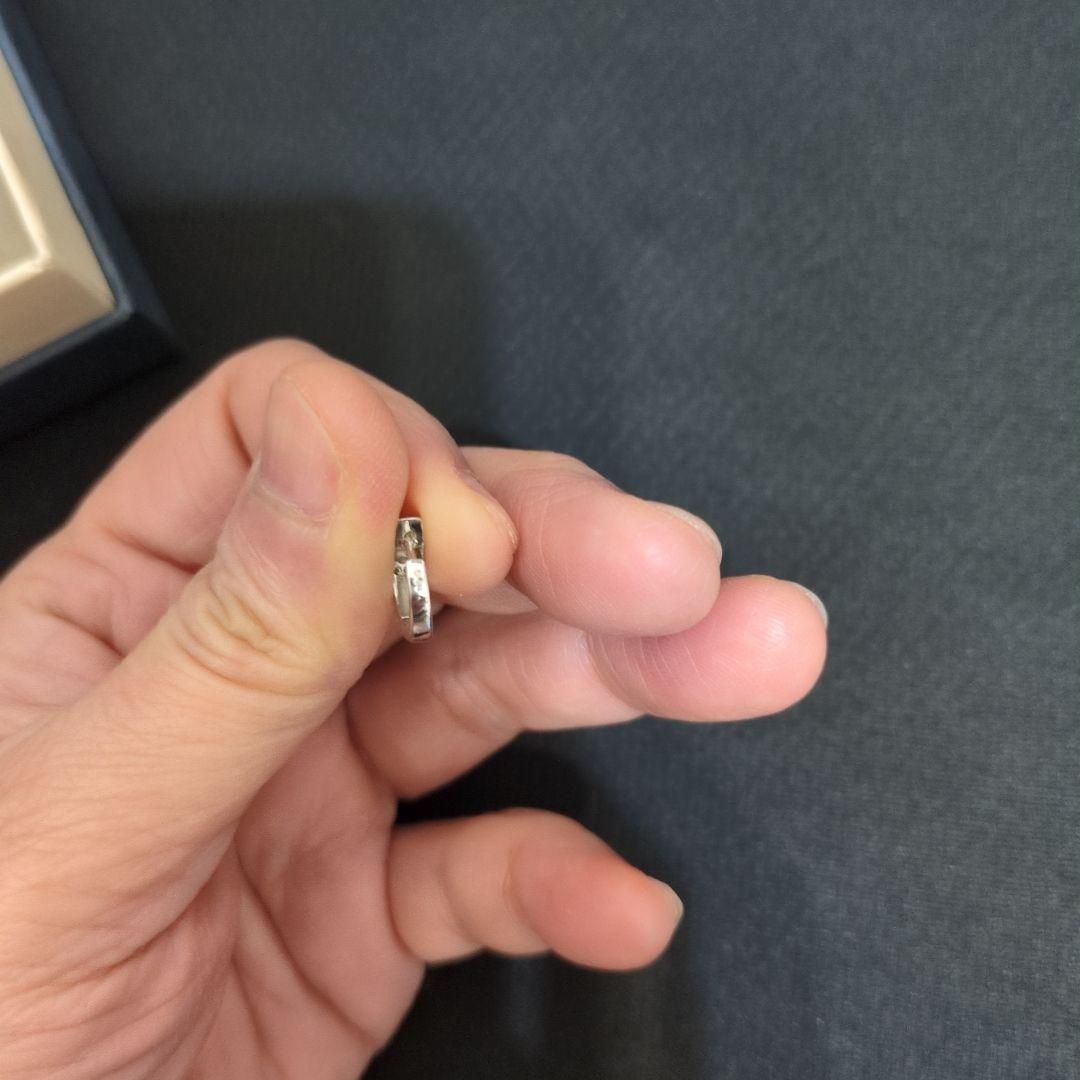 ダイヤモンド付きk18WGフープ ピアス(片耳用)