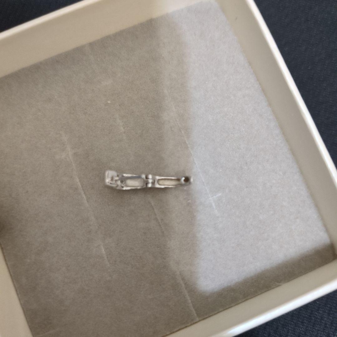 ダイヤモンド付きk18WGフープ ピアス(片耳用)