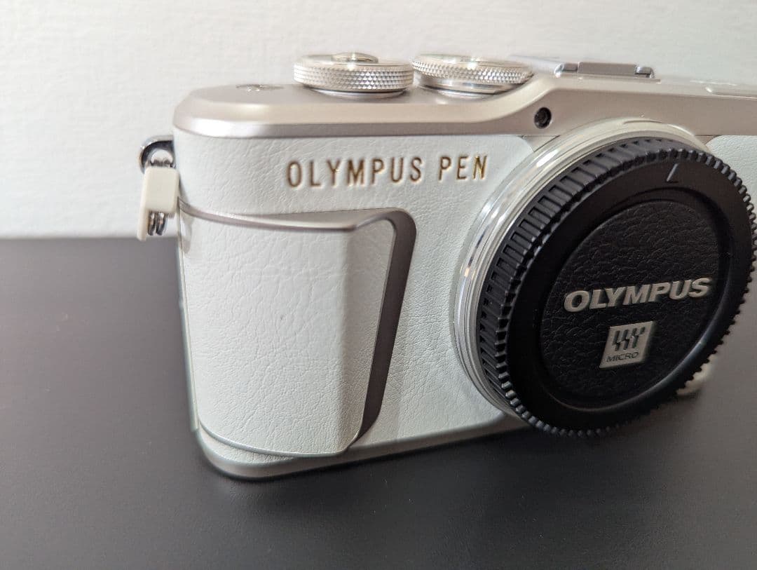 OLYMPUS PEN E-PL9 ホワイト ダブルズームキット