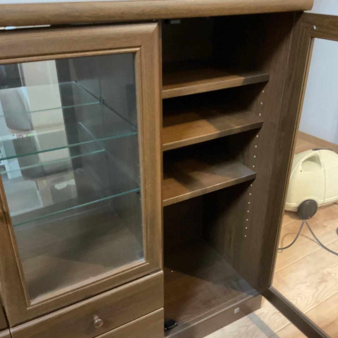 美品　高級大型サイドボード　木製キャビネット　収納容量大　ガラス扉　鏡　引き出し