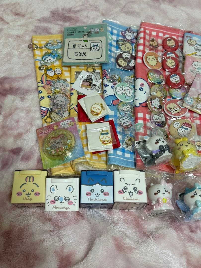 ちいかわ　マスコット　缶バッジ　アクリルチャームetc…