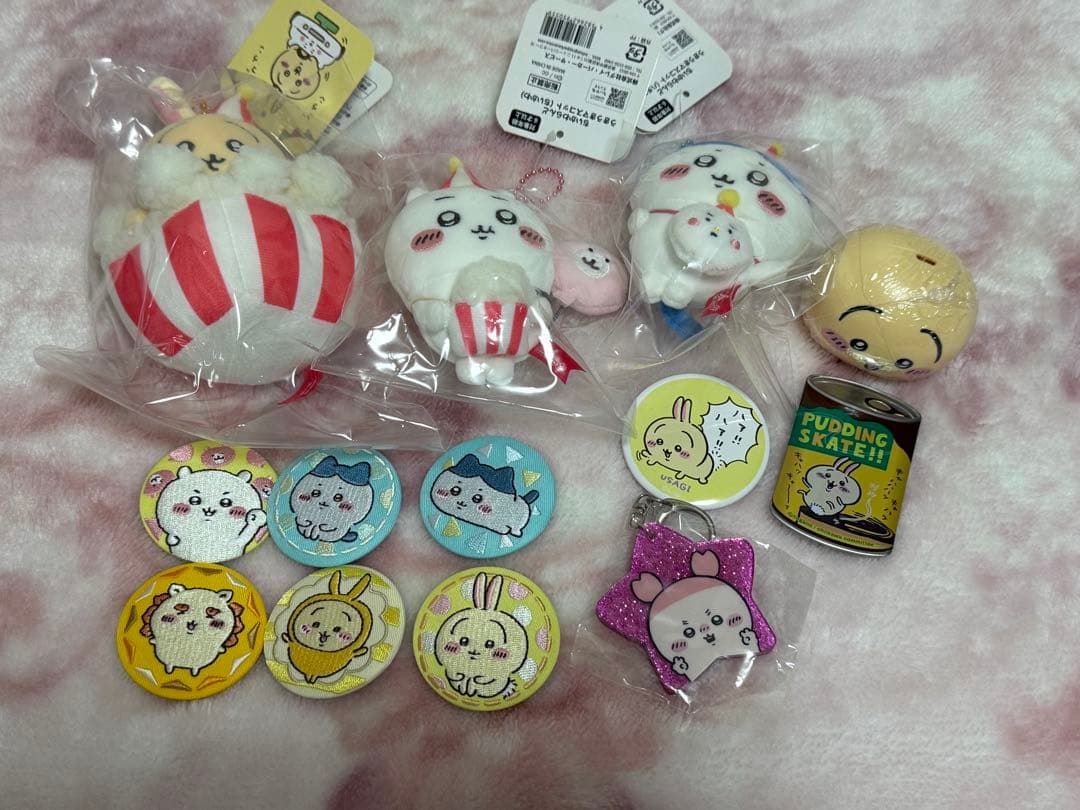 ちいかわ　マスコット　缶バッジ　アクリルチャームetc…