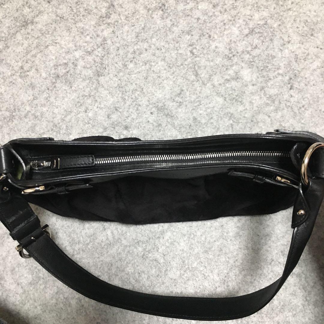 フェラガモ ハンドバッグ