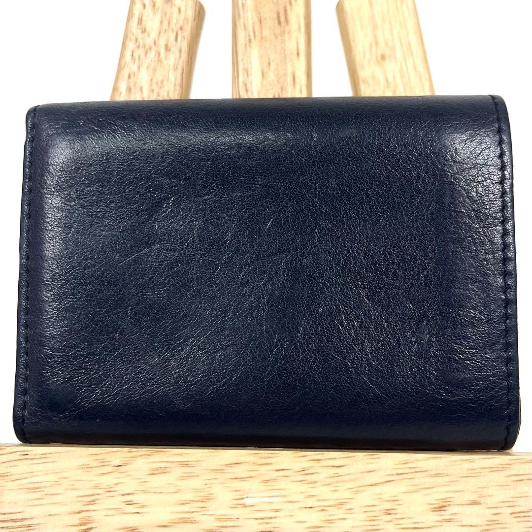 イルビゾンテ　三つ折り財布　トリフォルド　ミニ財布　ロゴ型押し　ゴールド金具