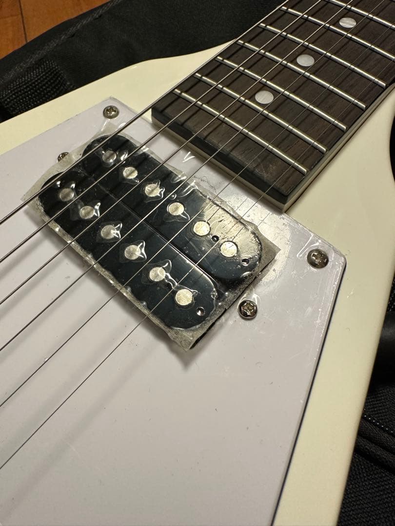 フライングV【PlayTech】エレキギター ホワイト