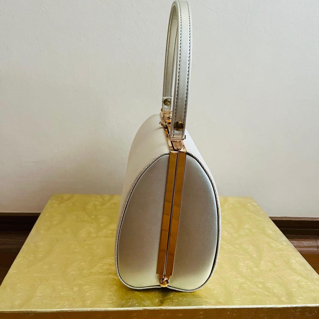 【未使用品】礼装用草履バッグ　結婚式　黒留袖 フォーマル　Mサイズ