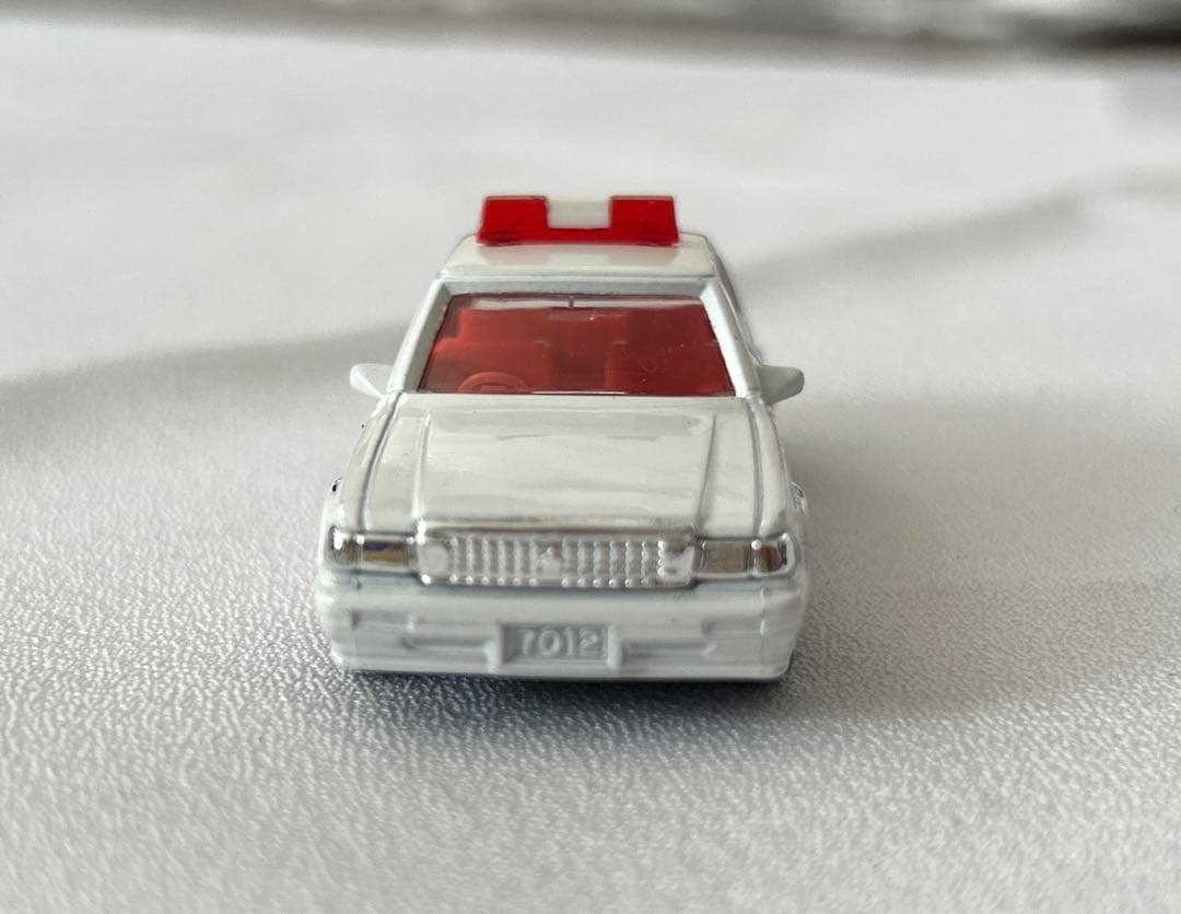 【レア！】トミカ  トヨタ クラウン献血運搬車 (日本赤十字社中央血液センター）