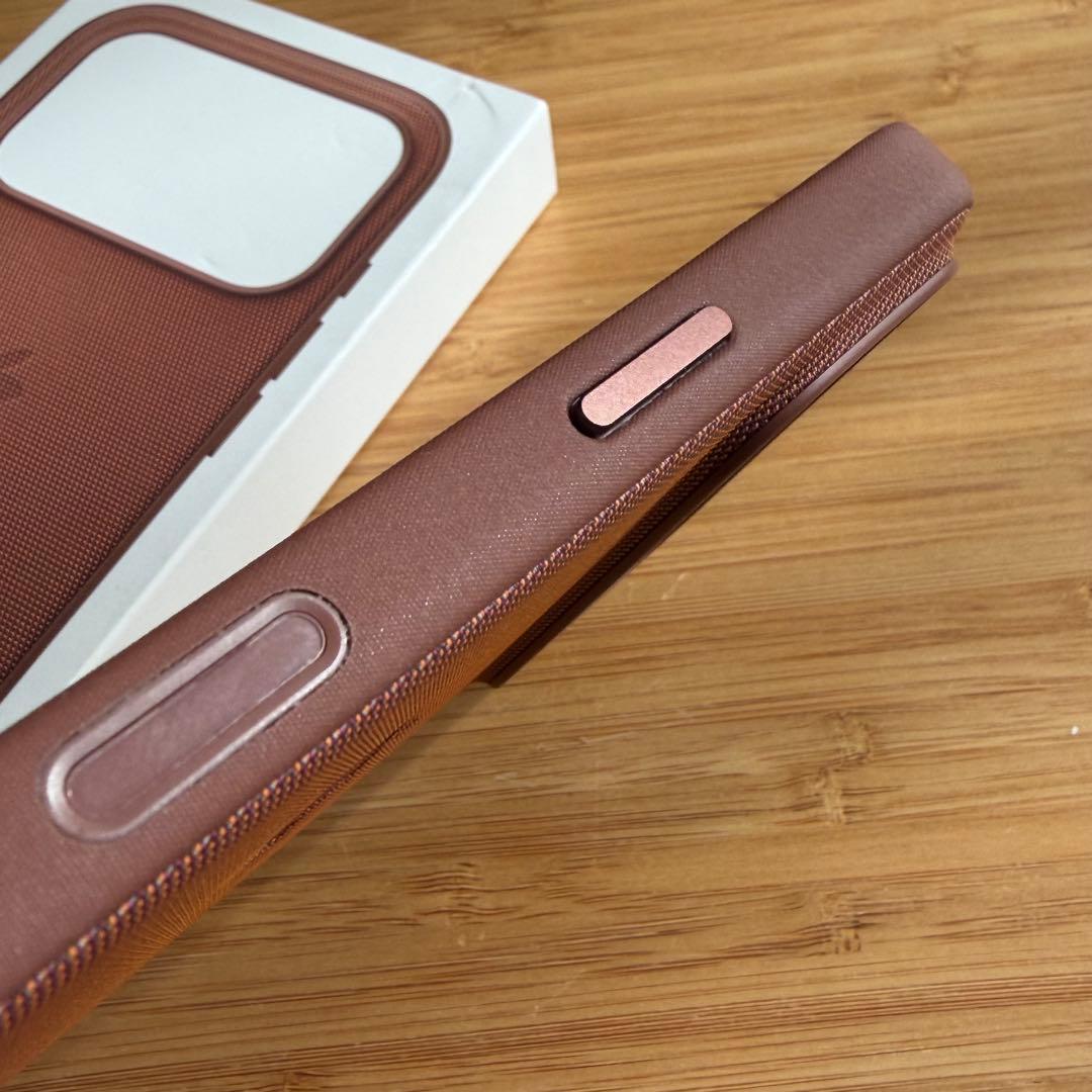 Apple純正 iPhone 17 Pro テックウーブンケース シエナ