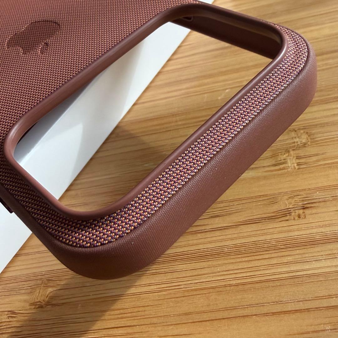 Apple純正 iPhone 17 Pro テックウーブンケース シエナ