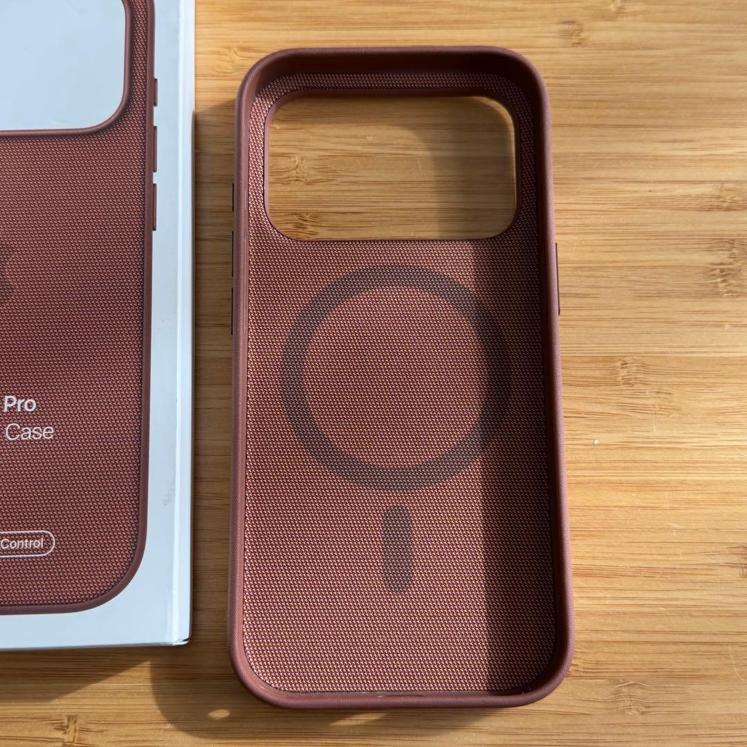 Apple純正 iPhone 17 Pro テックウーブンケース シエナ