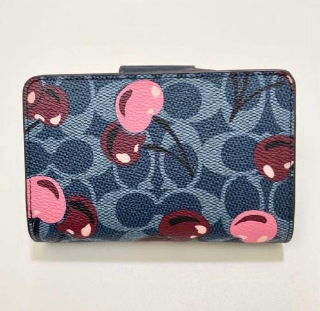新品未使用 COACH チェリー柄 二つ折り財布 大人可愛い プレゼント