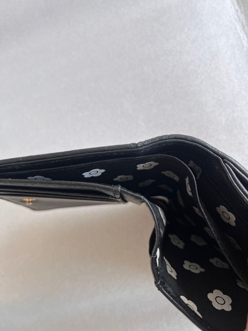 【完売品】MARY QUANT スクエアキルトウォレット ベージュ×ブラック