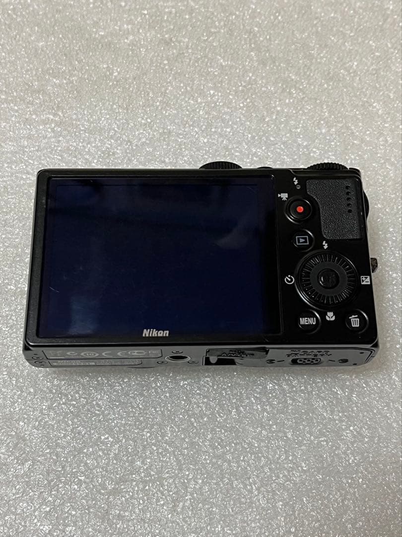 Nikon COOLPIX P300 デジタルカメラジャンク品