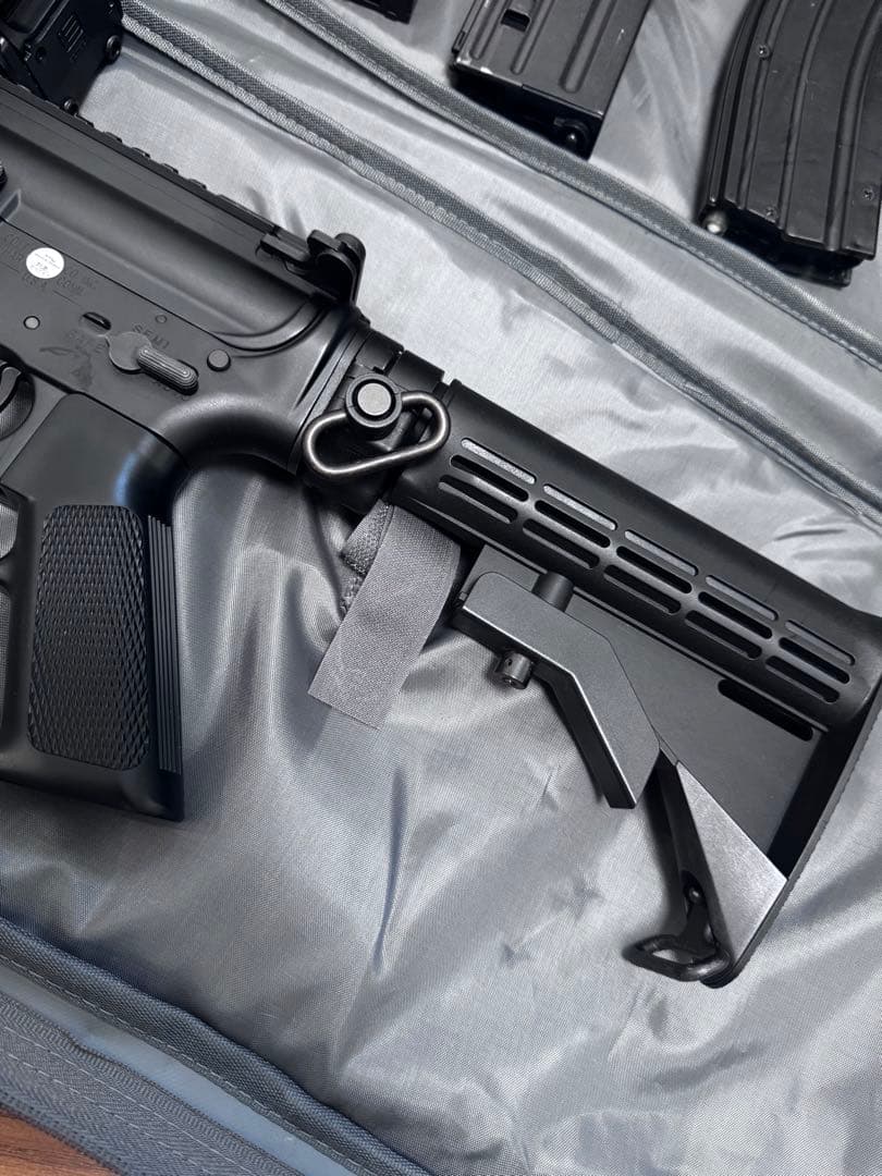 次世代電動ガン M4A1カービン　東京マルイニッケルバッテリー　純正バッテリー付