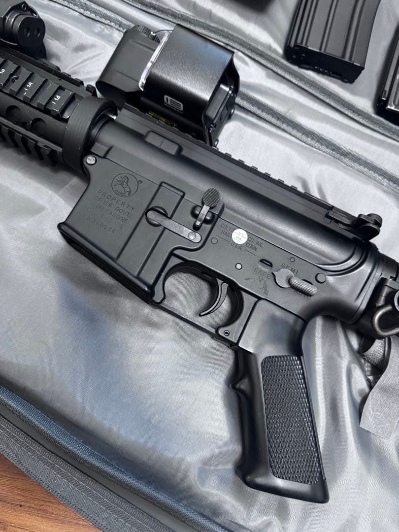 次世代電動ガン M4A1カービン　東京マルイニッケルバッテリー　純正バッテリー付