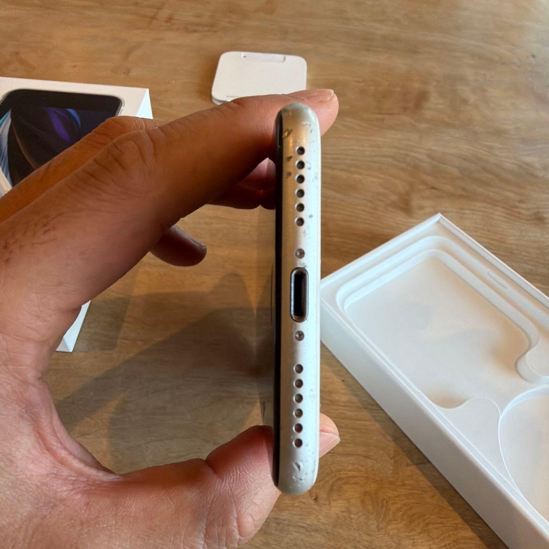 Apple iPhone SE (第2世代) ホワイト　SIMフリー　　ジャンク