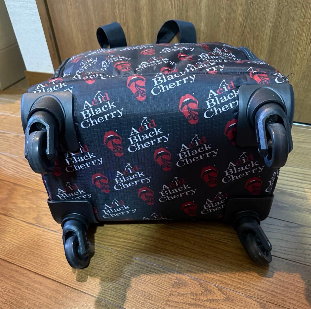 Acid Black Cherry ソフトキャリーケース