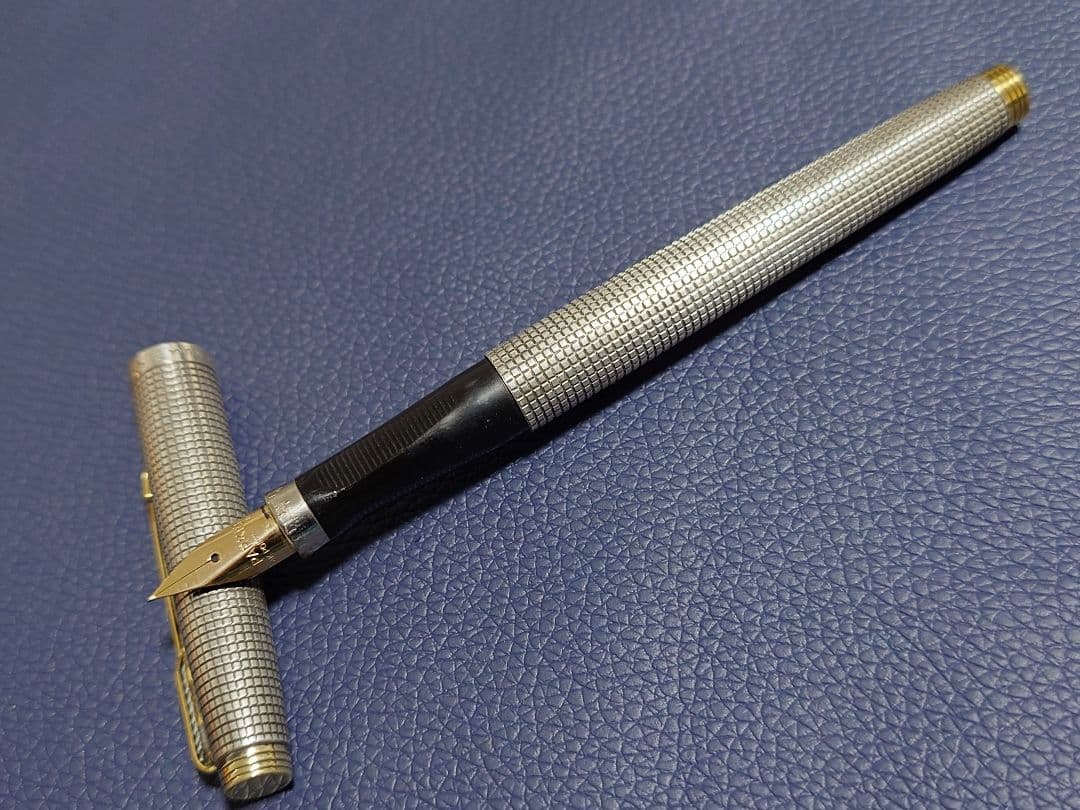 Parker 75 万年筆 シルバー シズレ柄