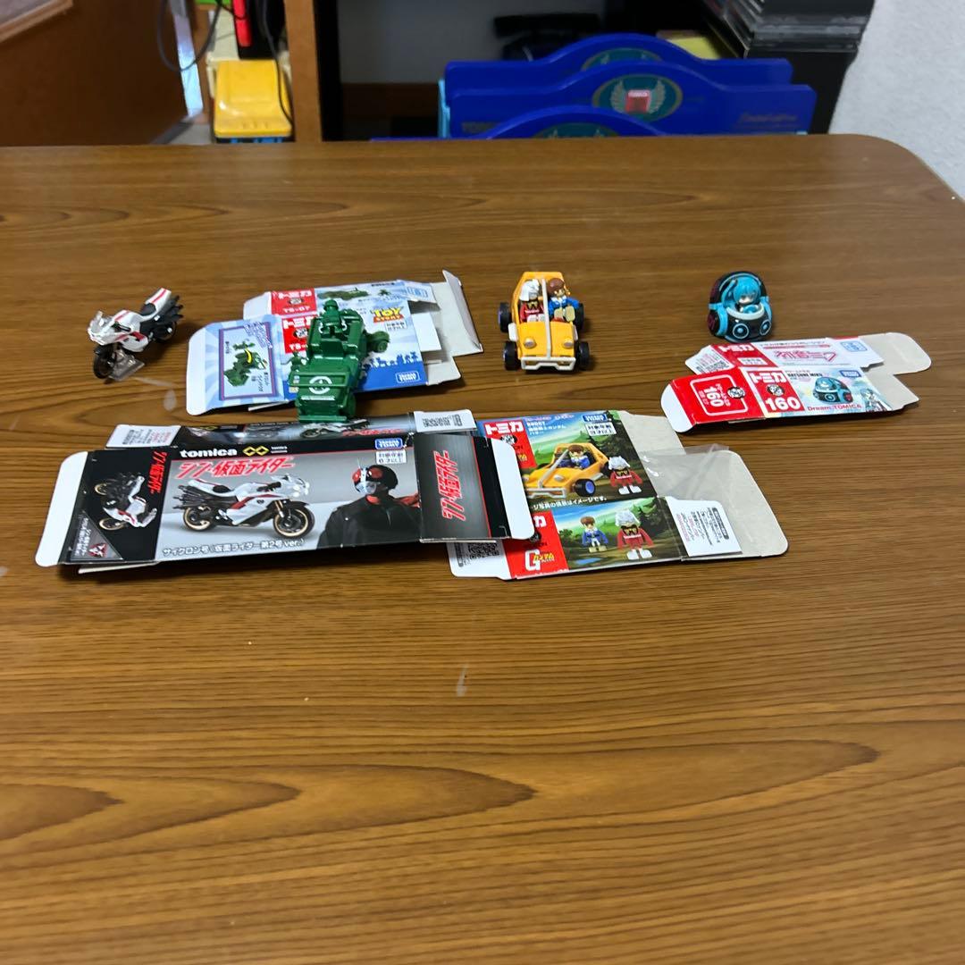 トミカプレミアムなどまとめ売り　コレクションケース付き