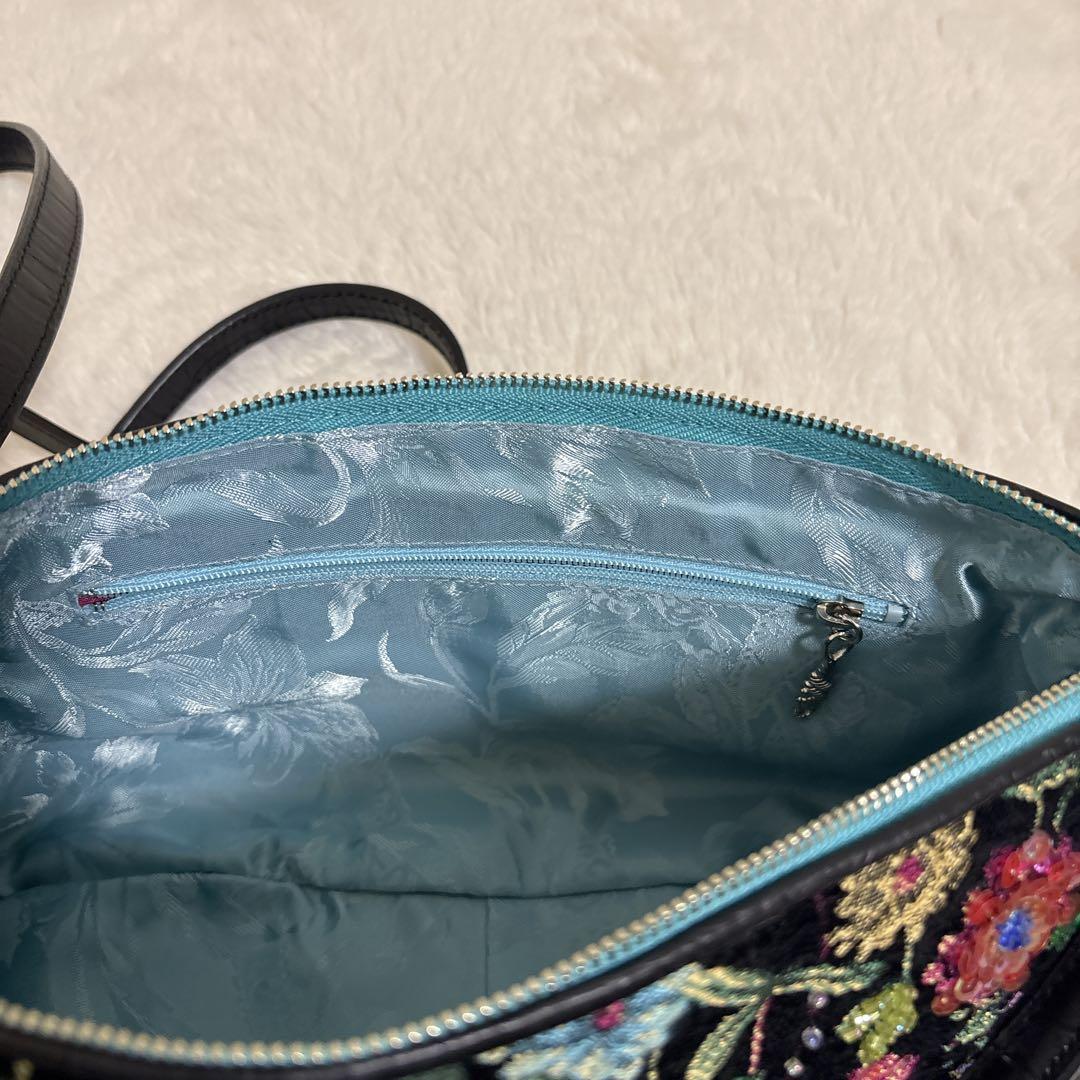 Think Bee! スパンコール フラージェビーズ ショルダーバッグ 刺繍