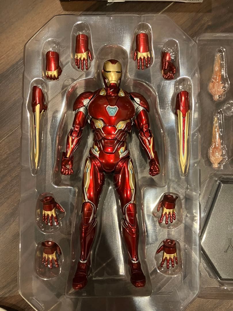 threezeroスリーゼロ　アイアンマンマーク50フィギュア ダイキャスト製