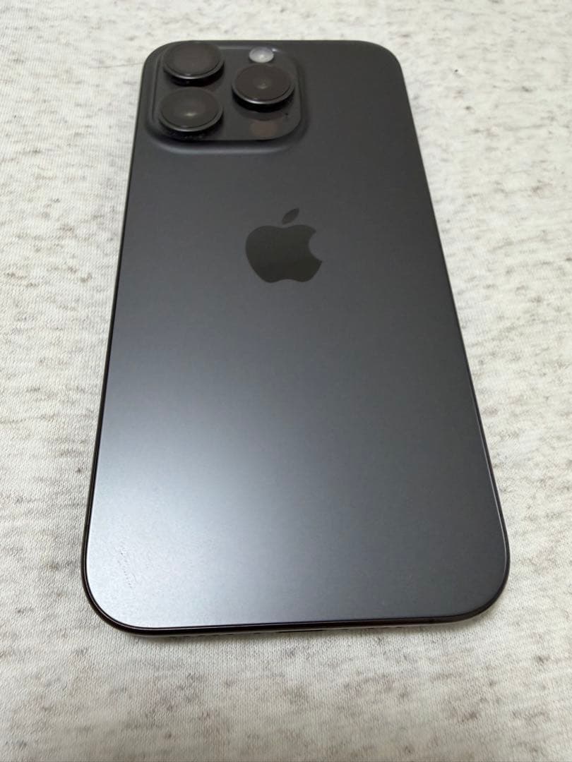iPhone 15 Pro ブラックチタニウム 256GB